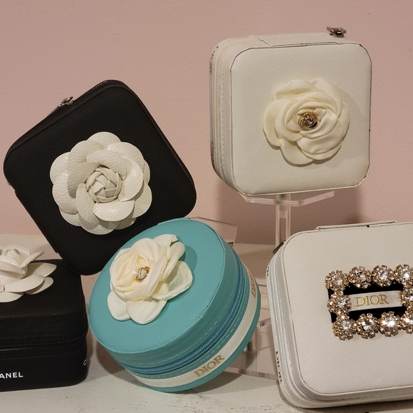 CHOICE OF 1 Jewelry box wrapped with Authentic ribbon - Picture 4 of 7